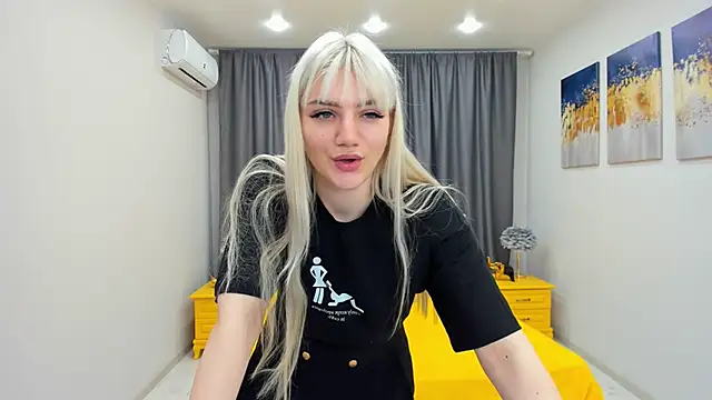 SelenaeMoore online show from 01/25/25, 07:39