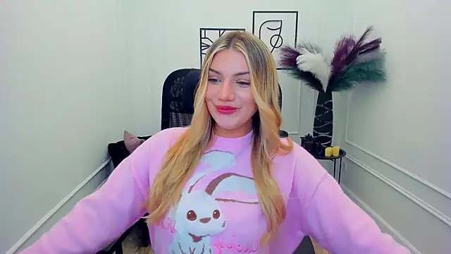 SelenaeMoore online show from 11/29/25, 07:50