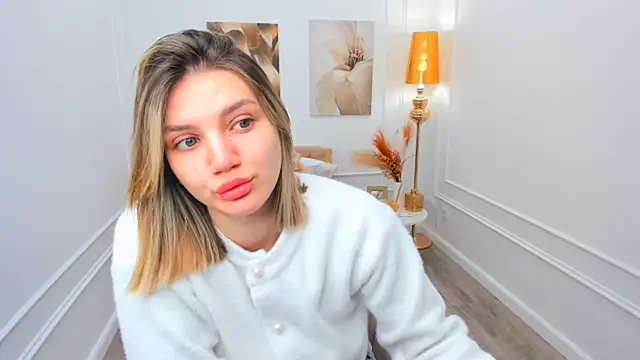 SelenaeMoore online show from 04/11/26, 03:44