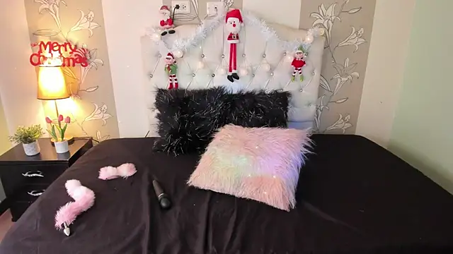 Esteff  o2 online show from 12/30/24, 02:51