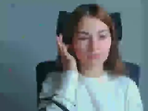 Loon Amore online show from 10/11/25, 05:50