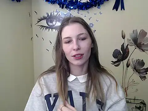 Snapshot of StrangerGi chatting on 02/24/25, 07:00 StrangerGi online show from 02/24/25, 07:00