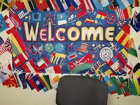 Snapshot of StrangerGi chatting on 10/27/25, 07:23 StrangerGi online show from 10/27/25, 07:23