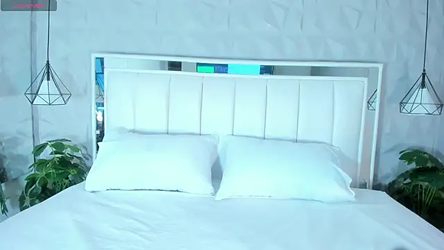 Snapshot of CailynBrowm chatting on 02/07/25, 04:16 CailynBrowm online show from 02/07/25, 04:16