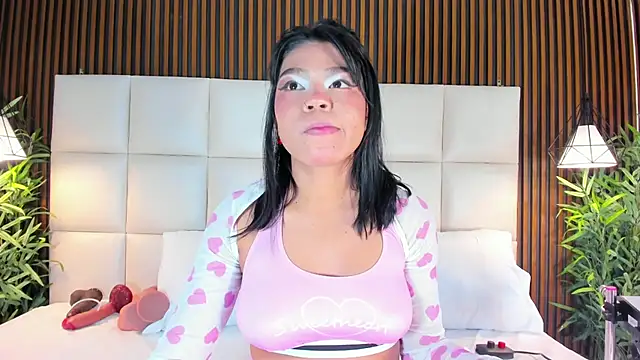 Snapshot of CailynBrowm chatting on 10/05/25, 04:33 CailynBrowm online show from 10/05/25, 04:33