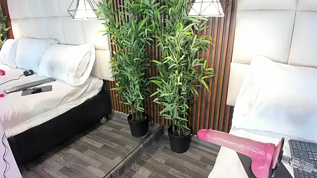 Snapshot of CailynBrowm chatting on 11/07/25, 04:34 CailynBrowm online show from 11/07/25, 04:34