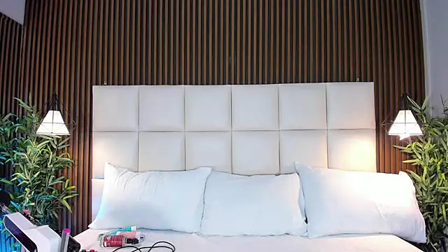 Snapshot of CailynBrowm chatting on 11/08/25, 04:45 CailynBrowm online show from 11/08/25, 04:45