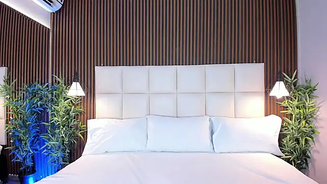 Snapshot of CailynBrowm chatting on 11/09/25, 04:33 CailynBrowm online show from 11/09/25, 04:33