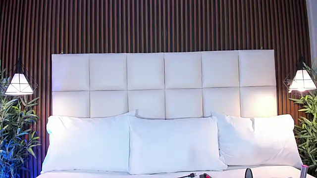 Snapshot of CailynBrowm chatting on 11/12/25, 04:35 CailynBrowm online show from 11/12/25, 04:35