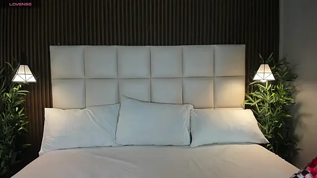 Snapshot of CailynBrowm chatting on 11/14/25, 04:33 CailynBrowm online show from 11/14/25, 04:33