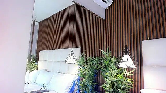 Snapshot of CailynBrowm chatting on 11/23/25, 04:34 CailynBrowm online show from 11/23/25, 04:34