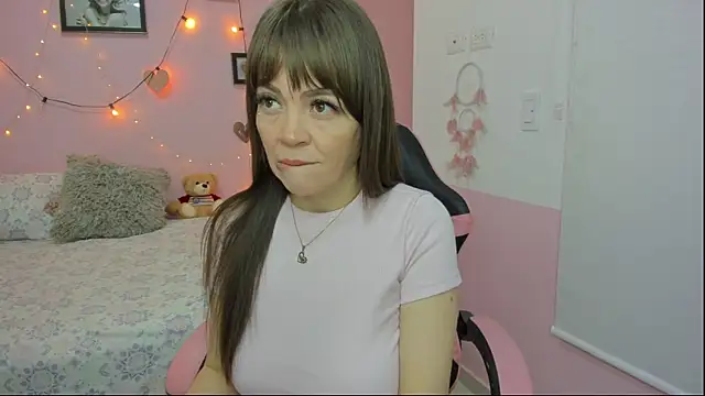 emilyharrix online show from 04/19/26, 09:28