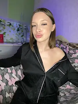 Snapshot of bunnyrich chatting on 01/11/25, 01:27 bunnyrich online show from 01/11/25, 01:27