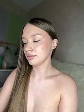 Snapshot of bunnyrich chatting on 03/11/25, 06:41 bunnyrich online show from 03/11/25, 06:41