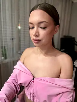 Snapshot of bunnyrich chatting on 09/28/25, 03:06 bunnyrich online show from 09/28/25, 03:06