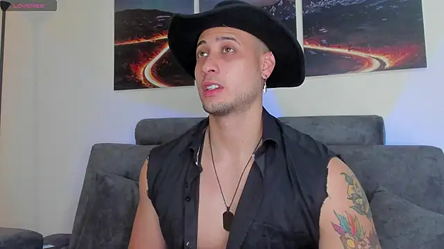 Snapshot of matt_saill chatting on 02/14/25, 12:25 matt saill online show from 02/14/25, 12:25