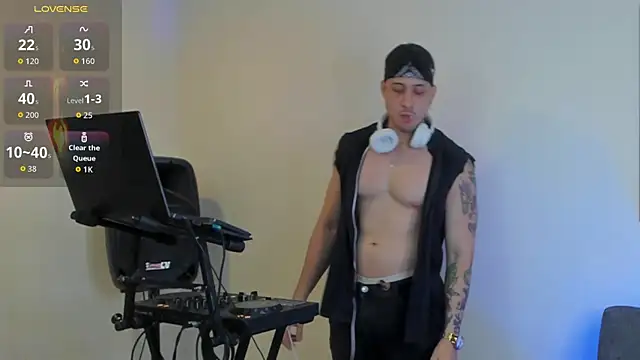 Snapshot of matt_saill chatting on 09/19/25, 01:51 matt saill online show from 09/19/25, 01:51