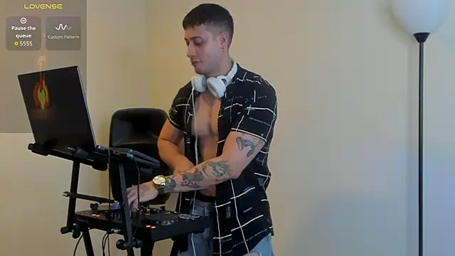 Snapshot of matt_saill chatting on 10/03/25, 12:51 matt saill online show from 10/03/25, 12:51