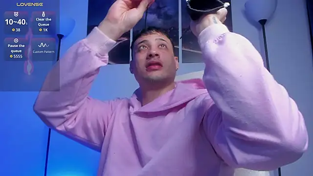 Snapshot of matt_saill chatting on 10/25/25, 02:30 matt saill online show from 10/25/25, 02:30