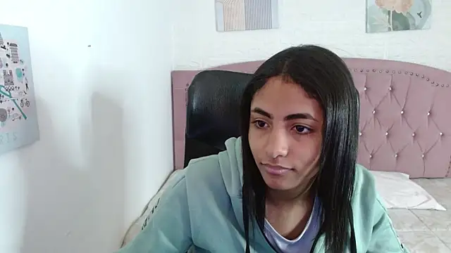 shaneelle online show from 10/08/25, 03:04