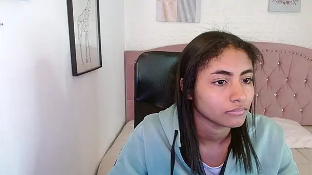 shaneelle online show from 10/24/25, 03:03