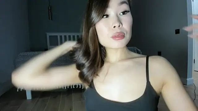 Snapshot of Yukisans chatting on 01/19/25, 03:42 Yukisans online show from 01/19/25, 03:42