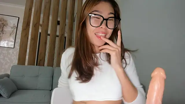 Snapshot of Yukisans chatting on 10/01/25, 06:19 Yukisans online show from 10/01/25, 06:19