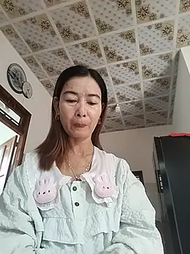 Sexy-ladyboobs20 online show from 06/01/26, 01:18