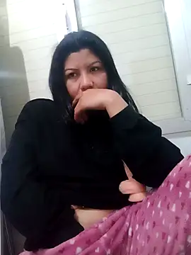 Snapshot of katymojadit chatting on 12/29/24, 07:43 katymojadit online show from 12/29/24, 07:43