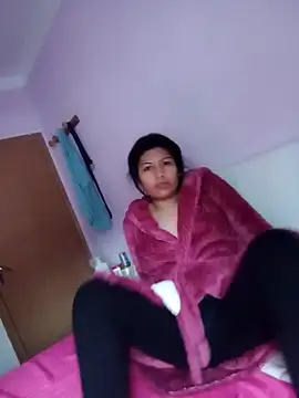 Snapshot of katymojadit chatting on 01/08/25, 03:17 katymojadit online show from 01/08/25, 03:17