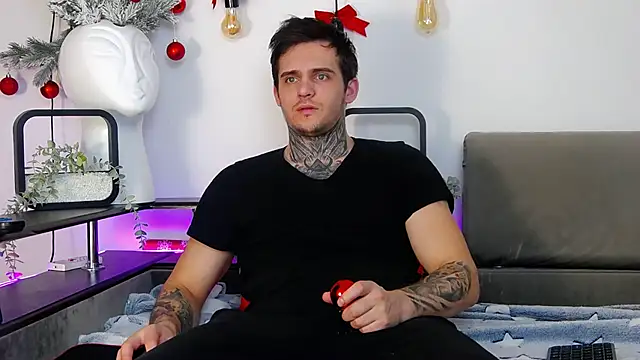 Snapshot of CarterCole chatting on 12/27/24, 02:12 CarterCole online show from 12/27/24, 02:12