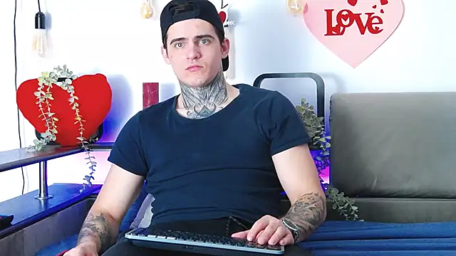 Snapshot of CarterCole chatting on 02/06/25, 06:51 CarterCole online show from 02/06/25, 06:51