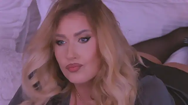 Snapshot of OndinaNoir chatting on 01/06/25, 07:35 OndinaNoir online show from 01/06/25, 07:35