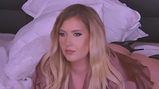 Snapshot of OndinaNoir chatting on 01/15/25, 11:51 OndinaNoir online show from 01/15/25, 11:51