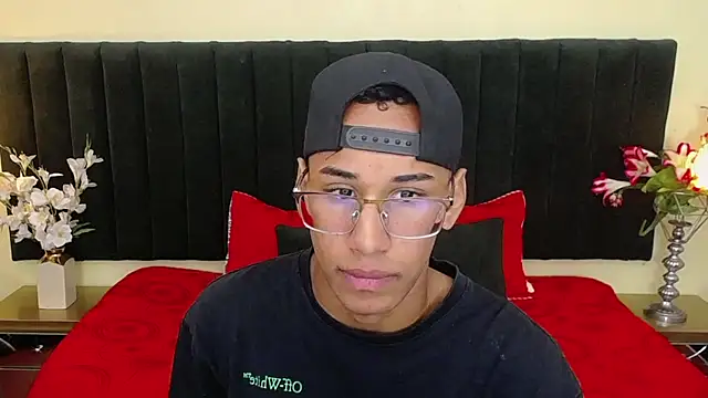 Snapshot of soft_attraction chatting on 12/06/24, 02:49 soft attraction online show from 12/06/24, 02:49