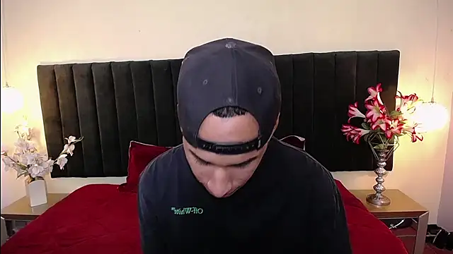 Snapshot of soft_attraction chatting on 11/14/25, 07:56 soft attraction online show from 11/14/25, 07:56