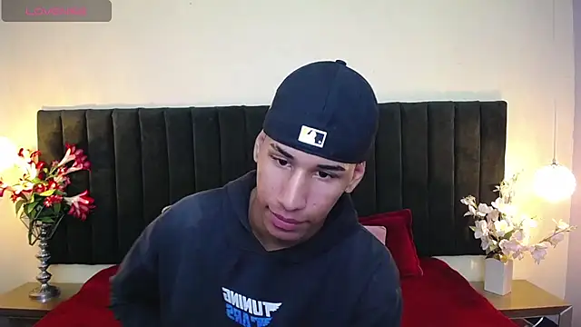 soft attraction online show from 02/18/26, 07:54