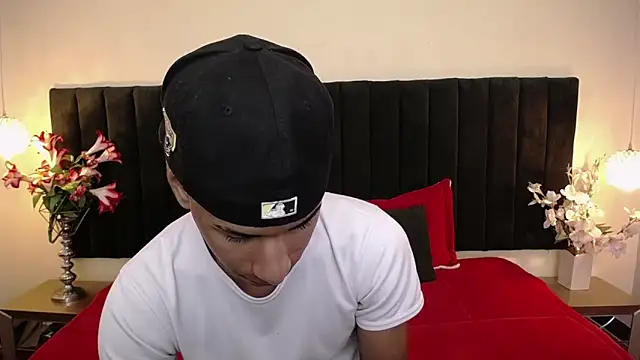 soft attraction online show from 03/04/26, 07:53