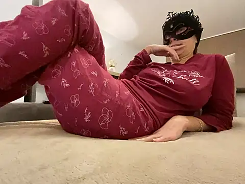 Marilou1983 online show from 01/14/25, 05:56