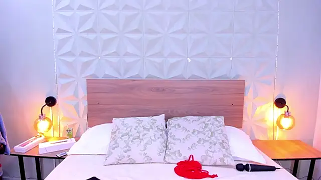 Stacey white  online show from 09/26/25, 08:13