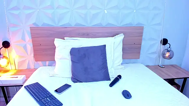 Stacey white  online show from 11/01/25, 08:22