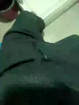 Snapshot of ekimeskim1 chatting on 12/07/24, 01:14 ekimeskim1 online show from 12/07/24, 01:14