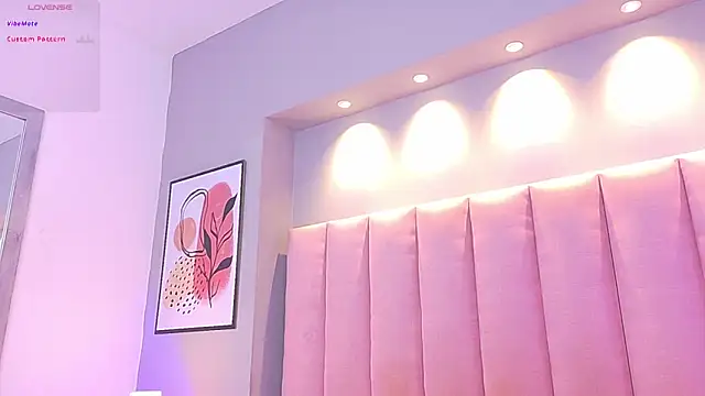 KeilyRoss online show from 10/23/25, 08:07