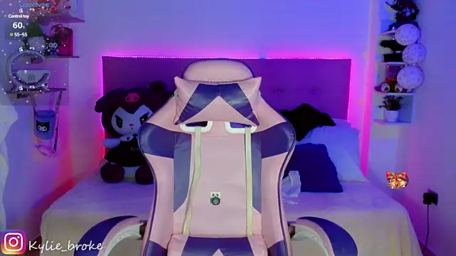 Kylie brokee online show from 01/06/25, 03:09