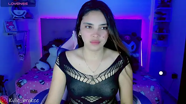 Kylie brokee online show from 02/28/25, 09:12