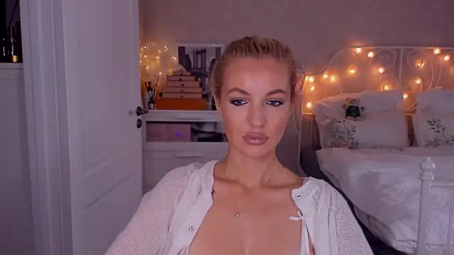 aestetick online show from 10/09/25, 07:39