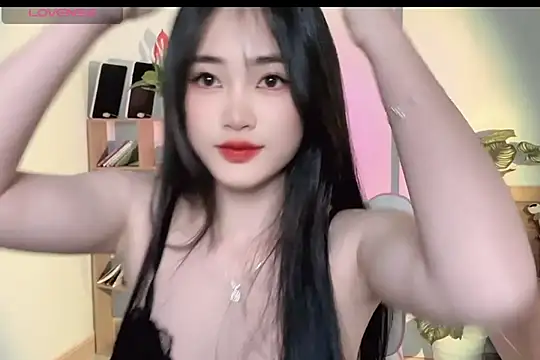 Snapshot of _Aimy_ chatting on 03/08/25, 03:39 Aimy online show from 03/08/25, 03:39