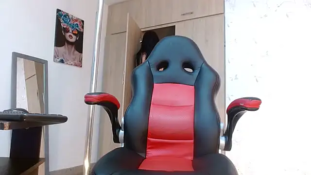 Snapshot of PaulinaRubio_ chatting on 12/27/24, 07:24 PaulinaRubio online show from 12/27/24, 07:24