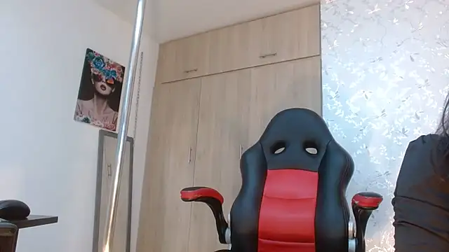 Snapshot of PaulinaRubio_ chatting on 02/21/25, 10:26 PaulinaRubio online show from 02/21/25, 10:26