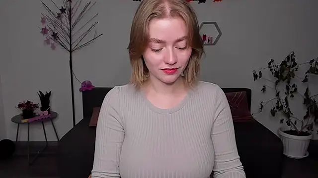 Snapshot of AidaPerry chatting on 12/11/24, 05:37 AidaPerry online show from 12/11/24, 05:37